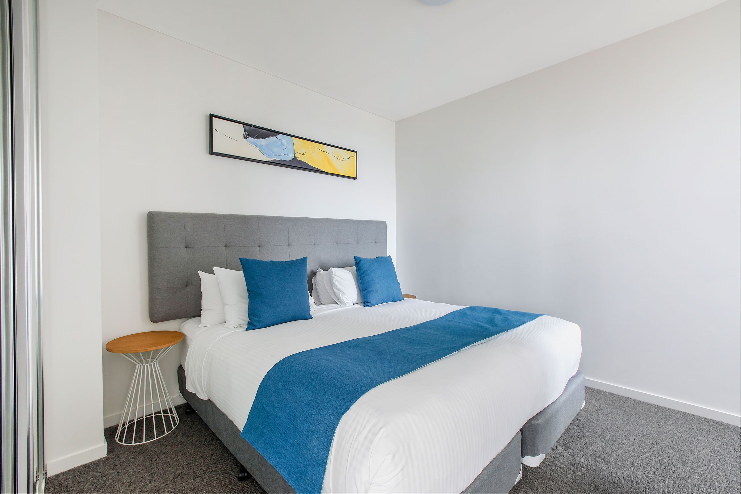 2 Bedroom City View — king bedroom